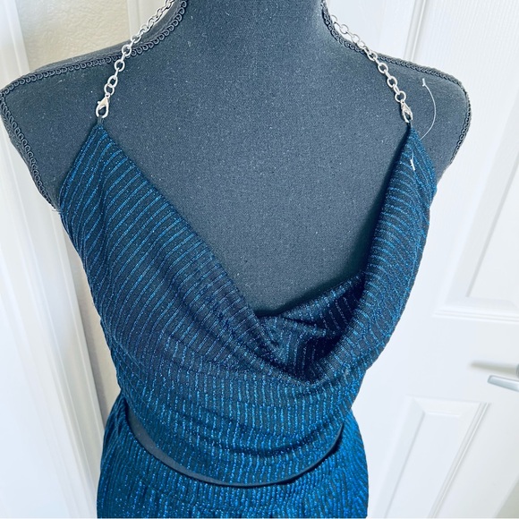 💙 New! 2 Pc Sexy Silver Chain Halter Cowl Neck Blue Sparkle Top & Skirt Size L - Picture 6 of 9